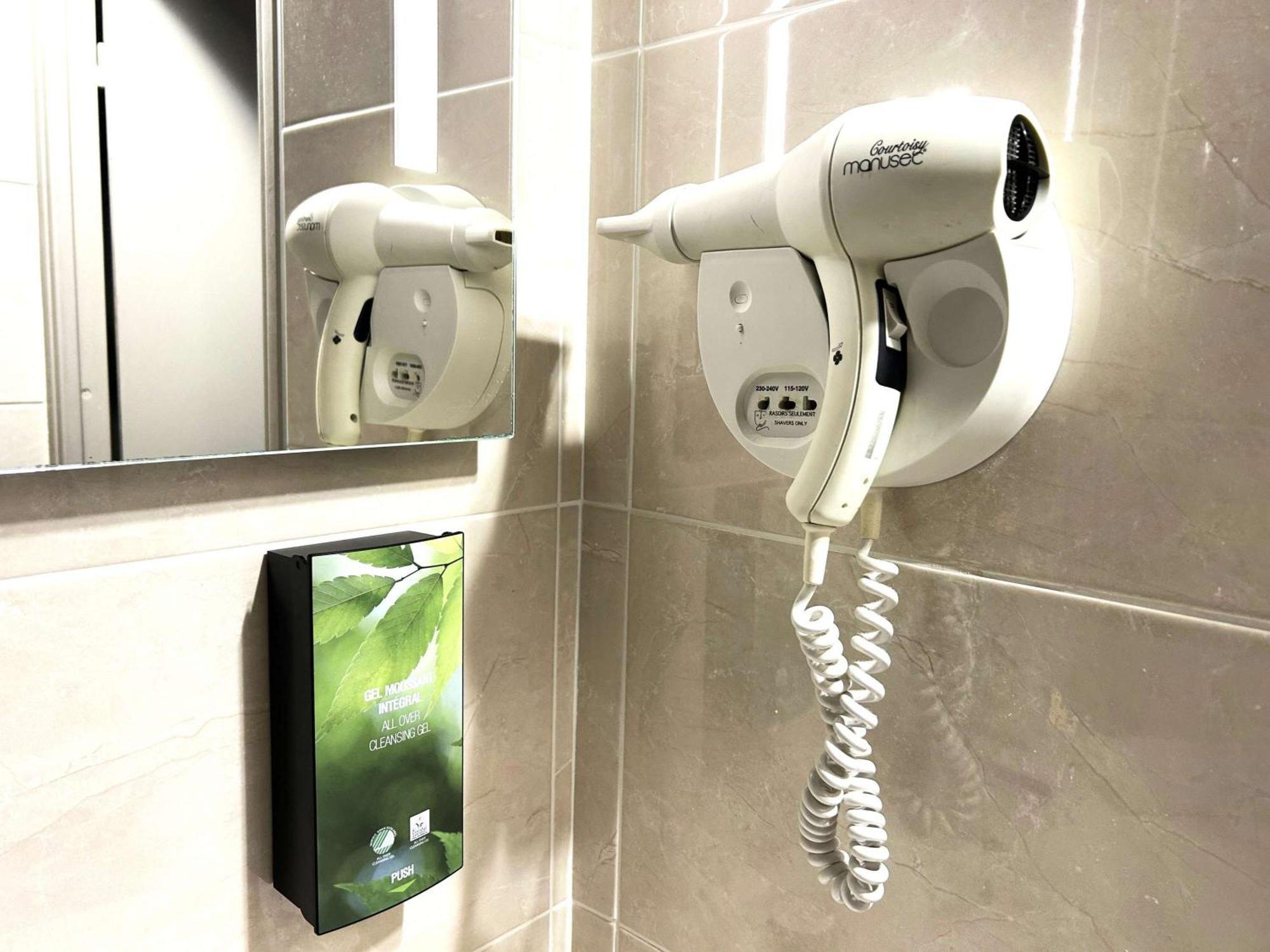 Ibis Styles Rouen Nord-Barentin Hotel Exterior photo